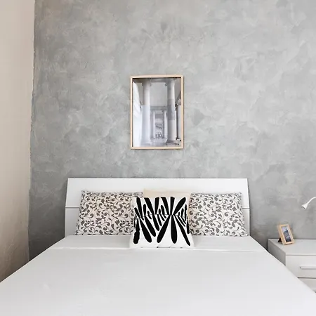 Cozy Historical Flat 아파트 *